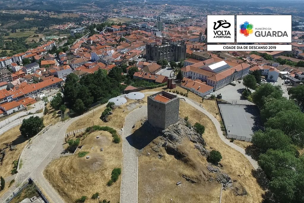 81ª Volta a Portugal Santander: Pelotão descansa na cidade mais alta do país